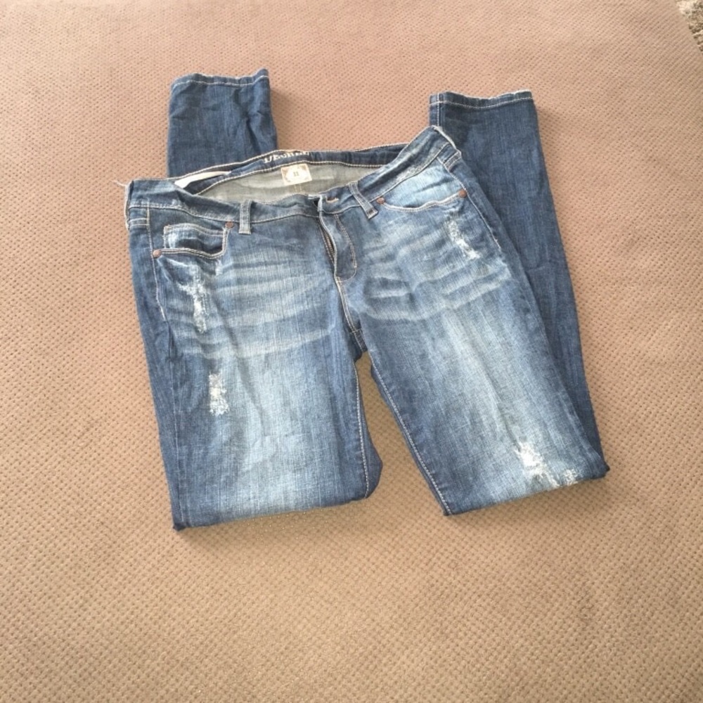 Blue Distressed Denimn